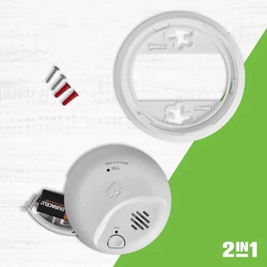 Home safety alarm for smoke and carbon monoxide detection, plastic housing in white, battery-powered with test and silence button