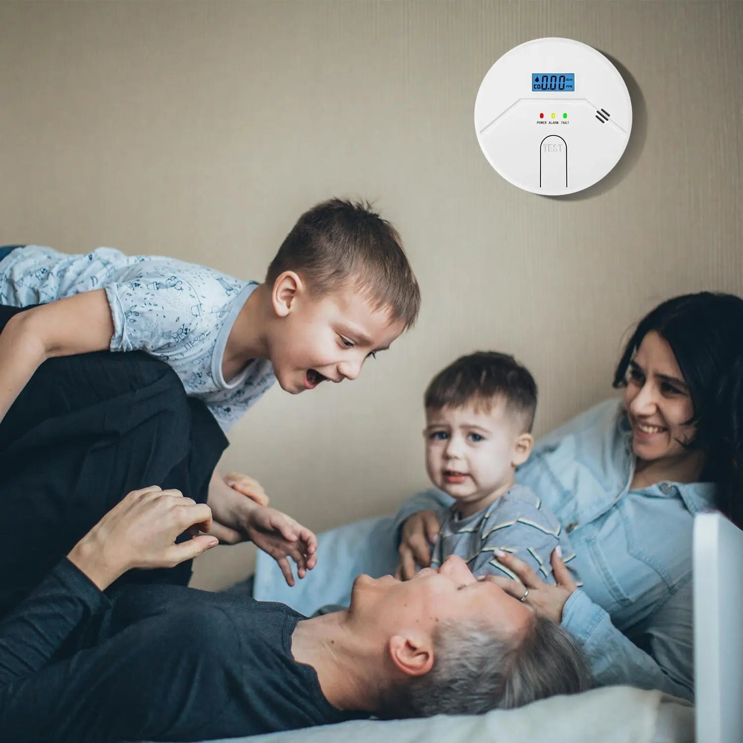2-in-1 Smoke and Carbon Monoxide Detector, Easy Install with 3 AA Batteries for Home Safety